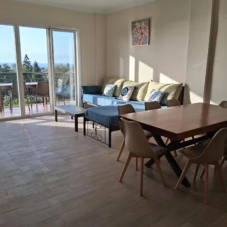 Elia Acharavi アカラヴィ