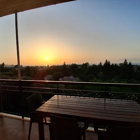 Elia Acharavi * Acharavi (Corfu)