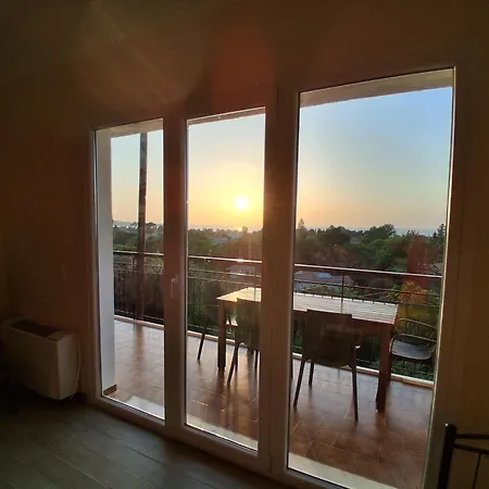 ヴィラ Elia Acharavi *